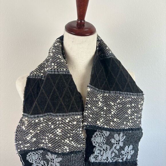 EUC Guillaumede Mons Paris Women’s Scarf - Picture 2 of 7